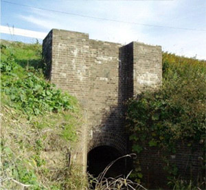 イギリス積み工法による煉瓦造りの樋門