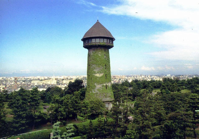 名古屋市旧第一ポンプ所と東山給水塔