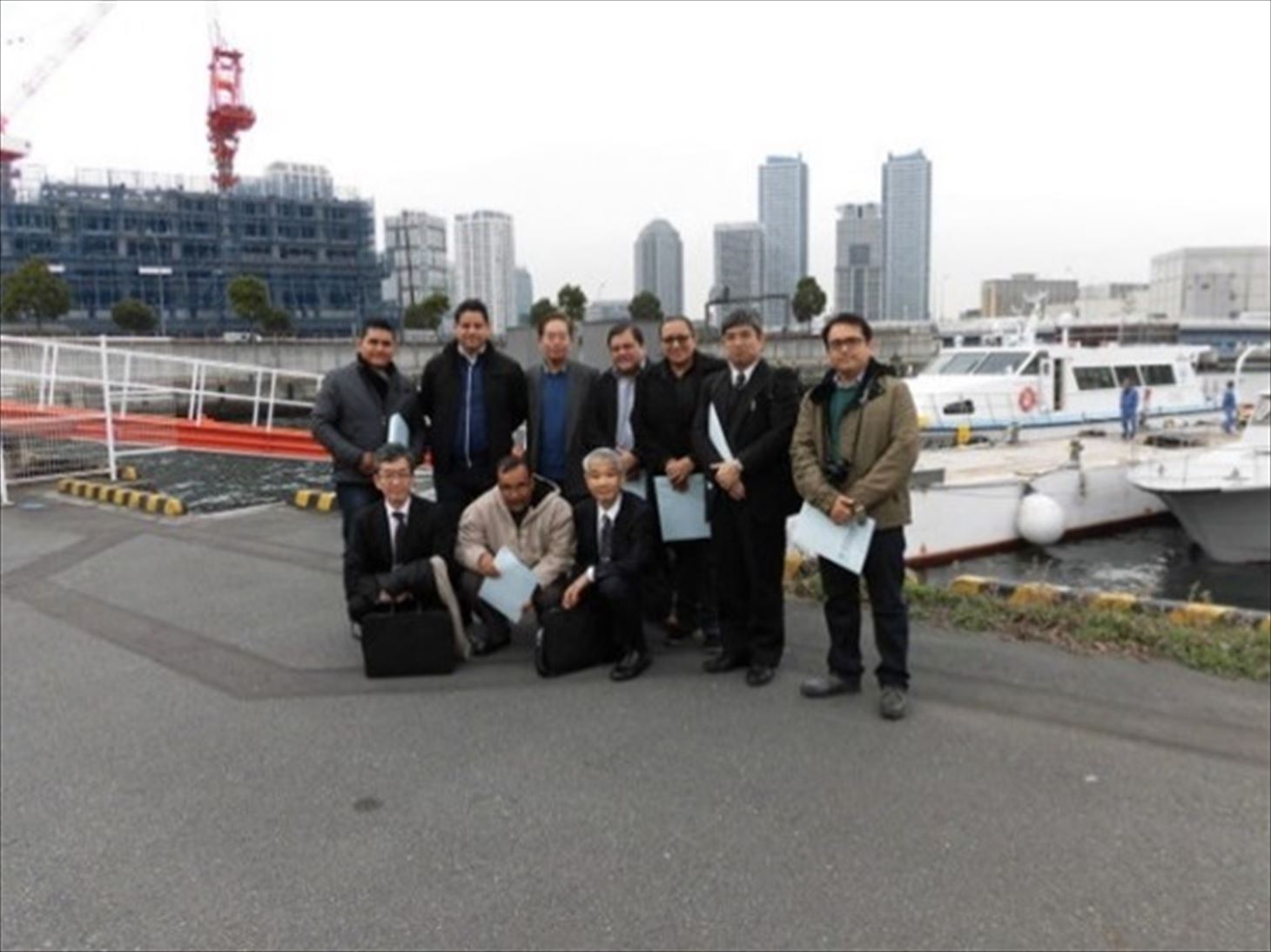 Photo 11: Investigation of Yokohama Port by the Mexican research team (March 2016)