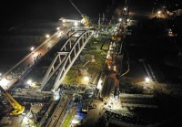 令和4年度年度技術賞Iグループ  <br>河川改修の早期完了に向けた新幹線初の開床式PRCランガー橋りょう横取り架設