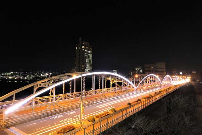 『群馬大橋と群馬県庁』の写真
