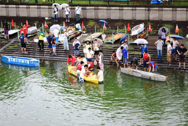 ドキドキしながらの進水式