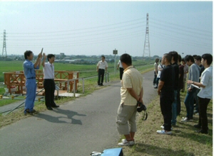 堤防の補強工事の概要を伺う。