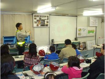 地下にある事務所で説明を聞きました