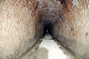 隧道内部