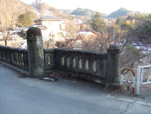 橋梁近景