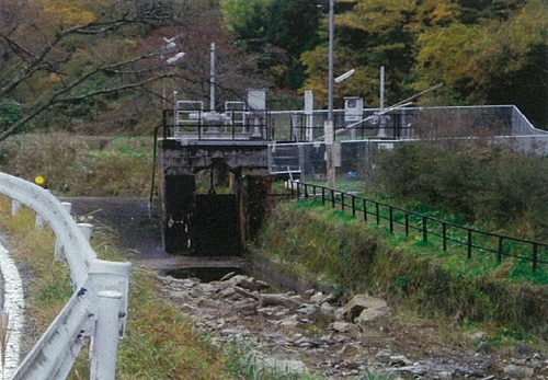 画像：写真１４　徳田発電所d取水所　下流側から
