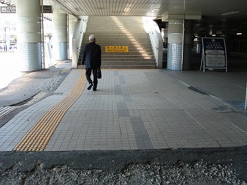 浦安市舞浜駅南側3