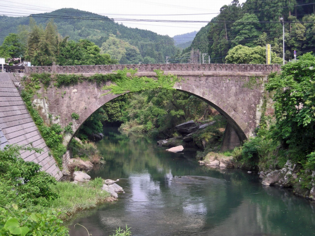 洗玉眼鏡橋