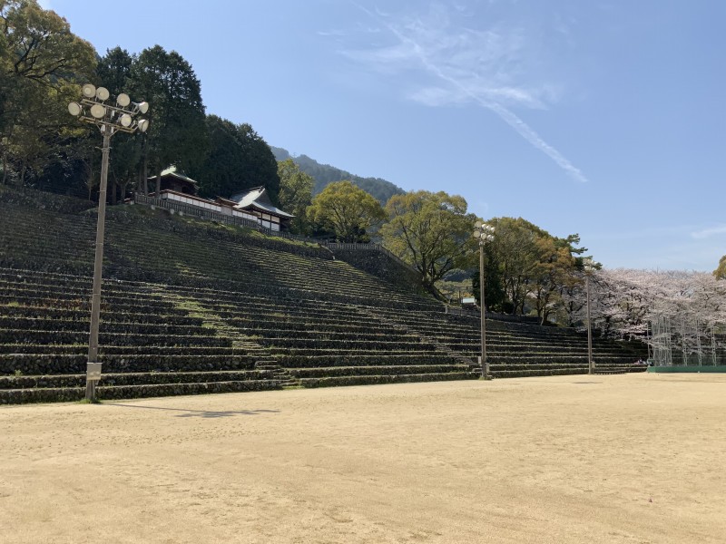 山根競技場観覧席