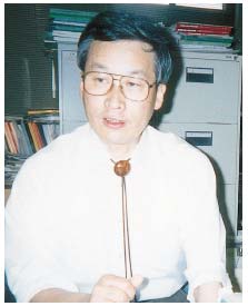 由井教授