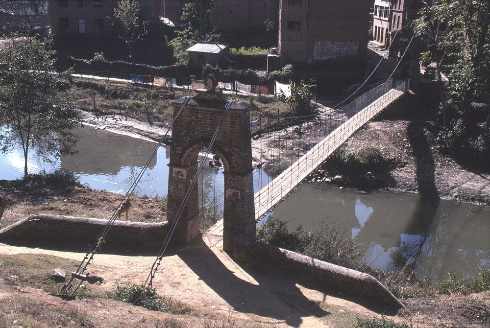 ネパール パナウティの吊橋