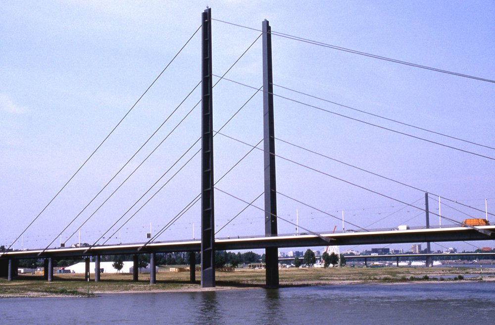 hCc CENj[