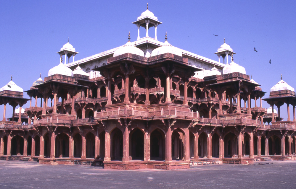 インド アクバル廟