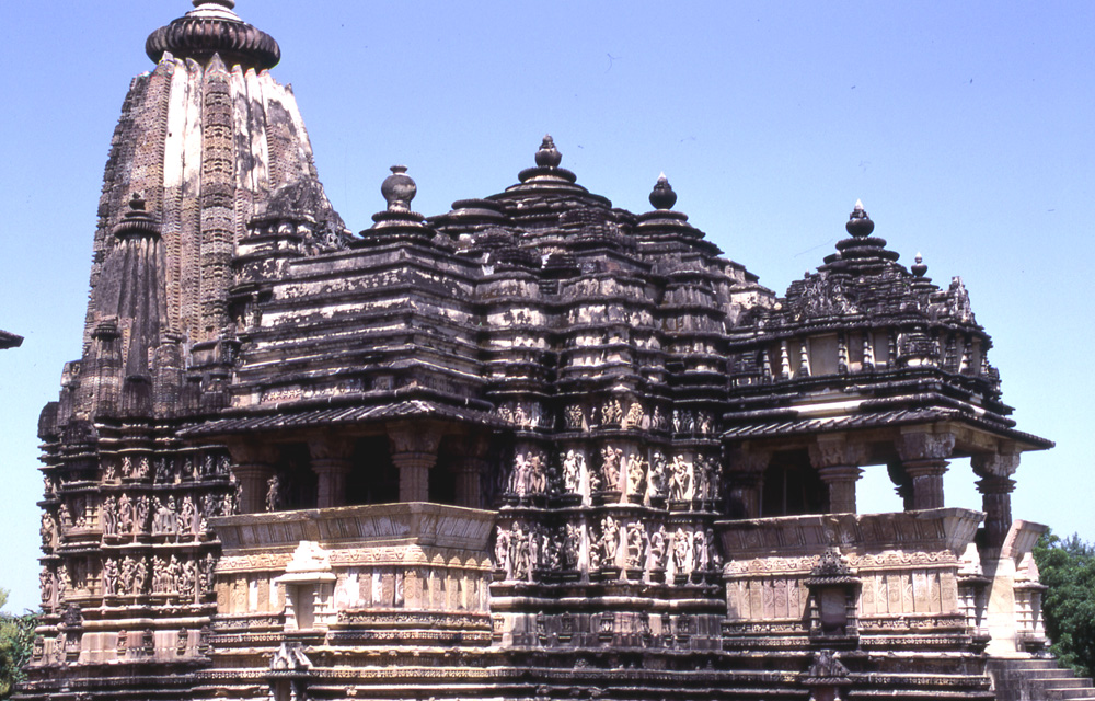 インド ジャガダンビー寺院