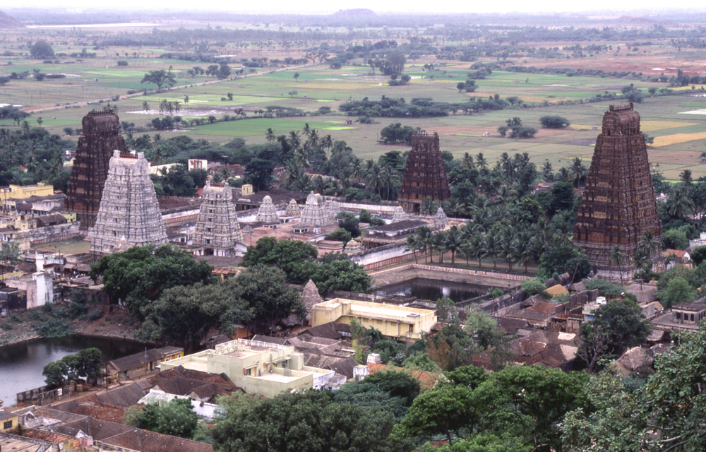 インド バクタヴァツァーラ寺院