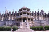 アーディナータ寺院 / インド / ラーナクプル