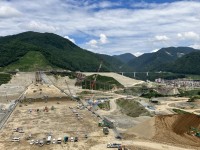 �ߘa7�N�x�N�x�Z�p��I�O���[�v  <br>�ŐV�̏�񉻎{�H�Z�p���p�ɂ�錻�ꐶ�Y�������I�Ɍ��サ���_�����ݍH���i�����_����̑ŐݍH���j