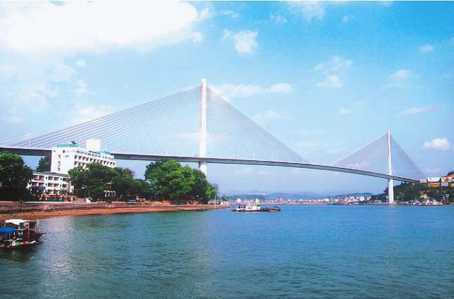 Bai Chay Bridge